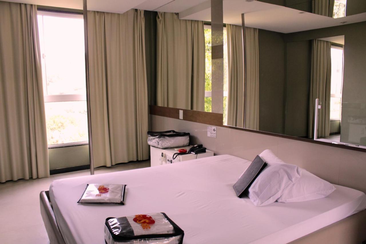 Motel Cequisabe (Adults Only) Жуїз-ді-Фора Екстер'єр фото